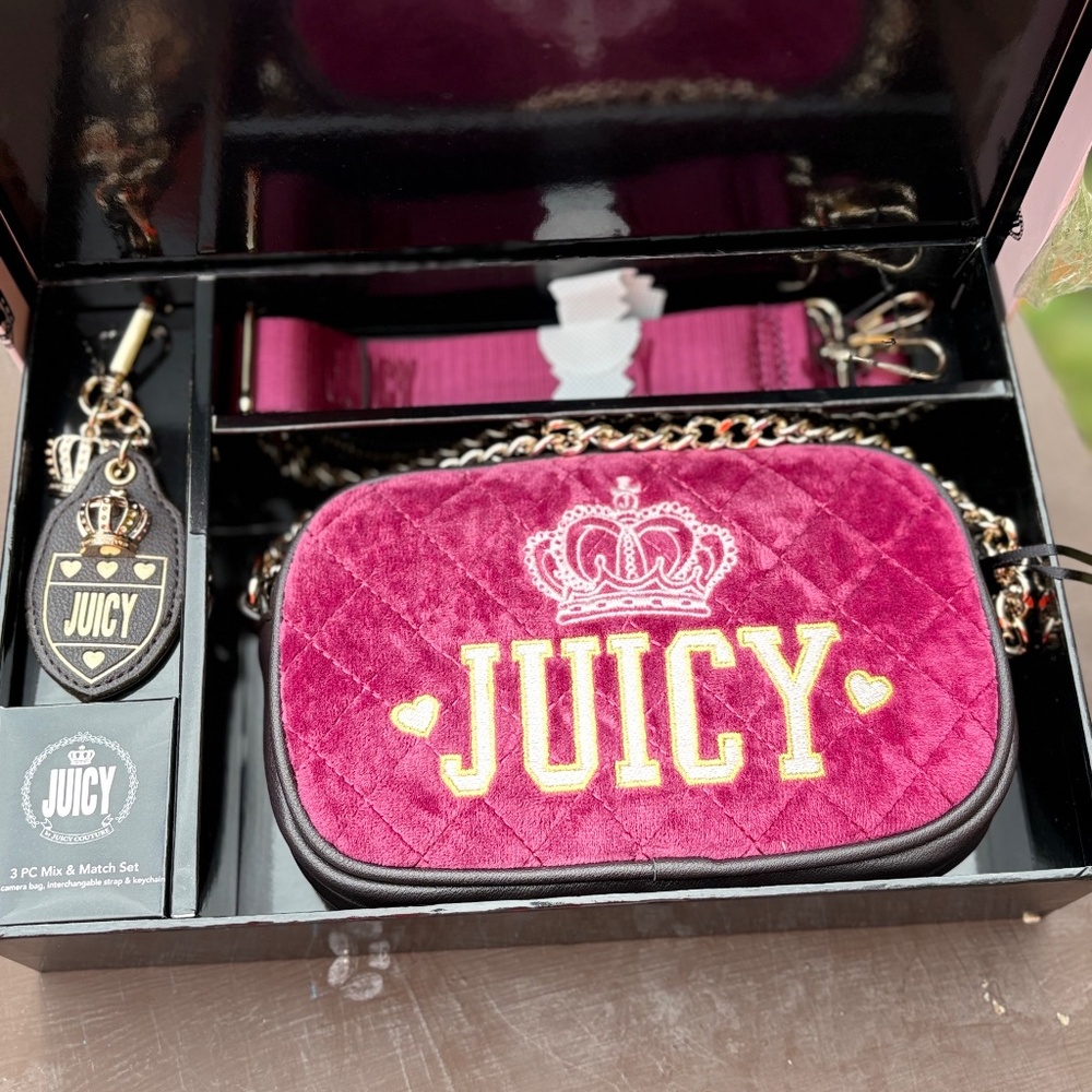 NIB/Y2K style— Juicy Couture Miniature Purse